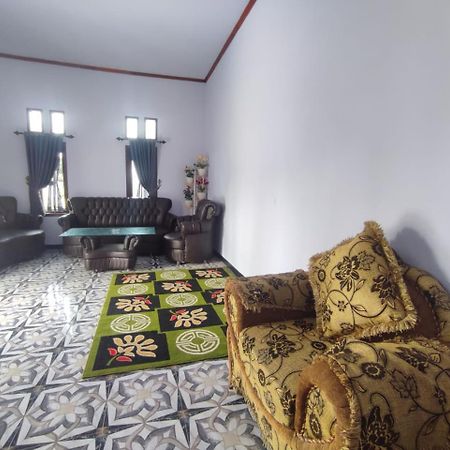 ברומו Elen Homestay By Abm מראה חיצוני תמונה